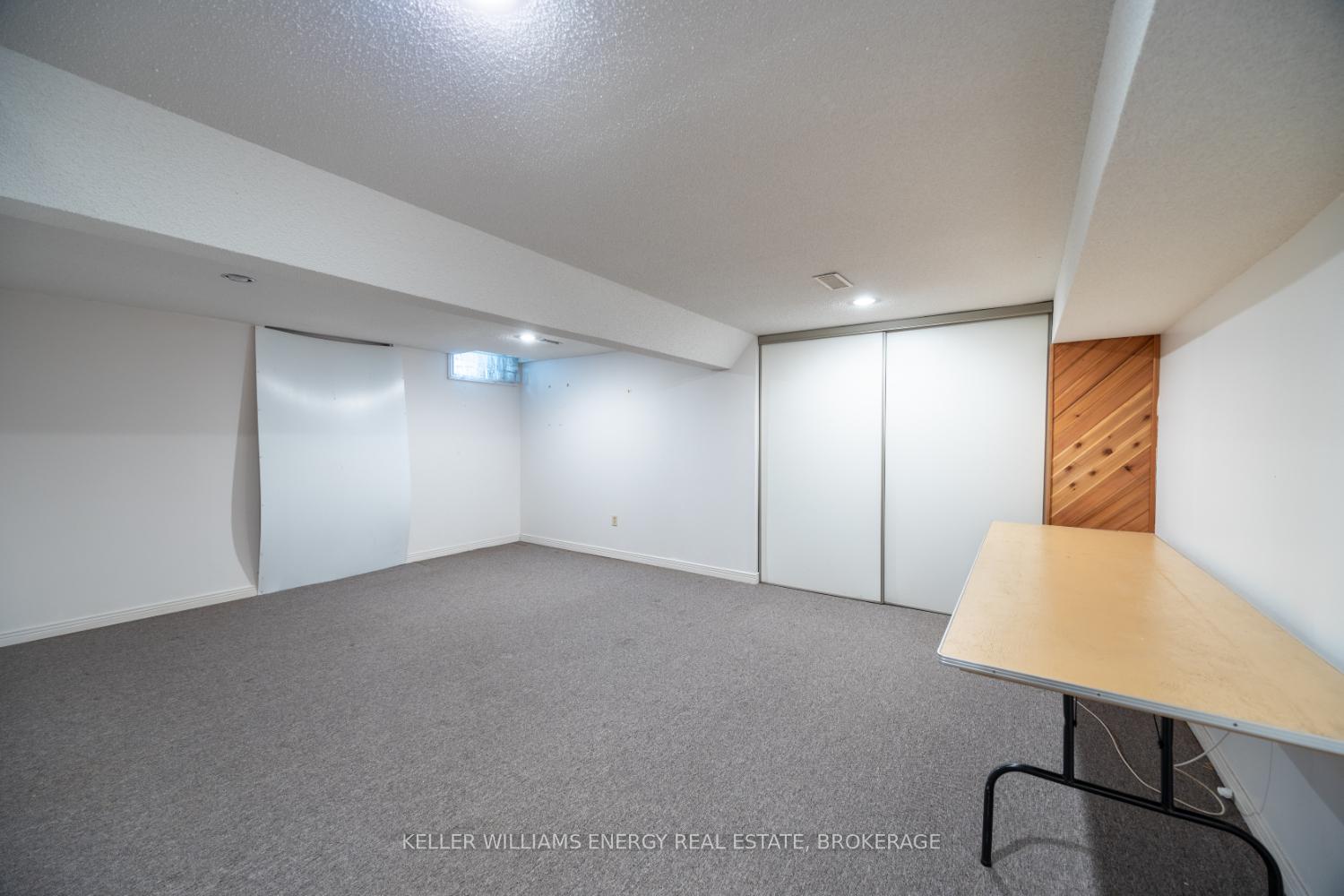 Photo 34 of 1037 Roundelay Court, Oshawa, McLaughlin — HOMEH