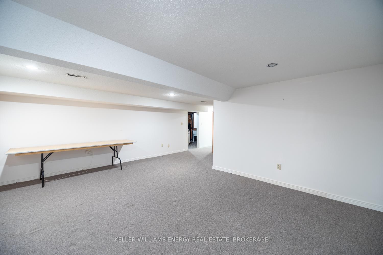 Photo 35 of 1037 Roundelay Court, Oshawa, McLaughlin — HOMEH
