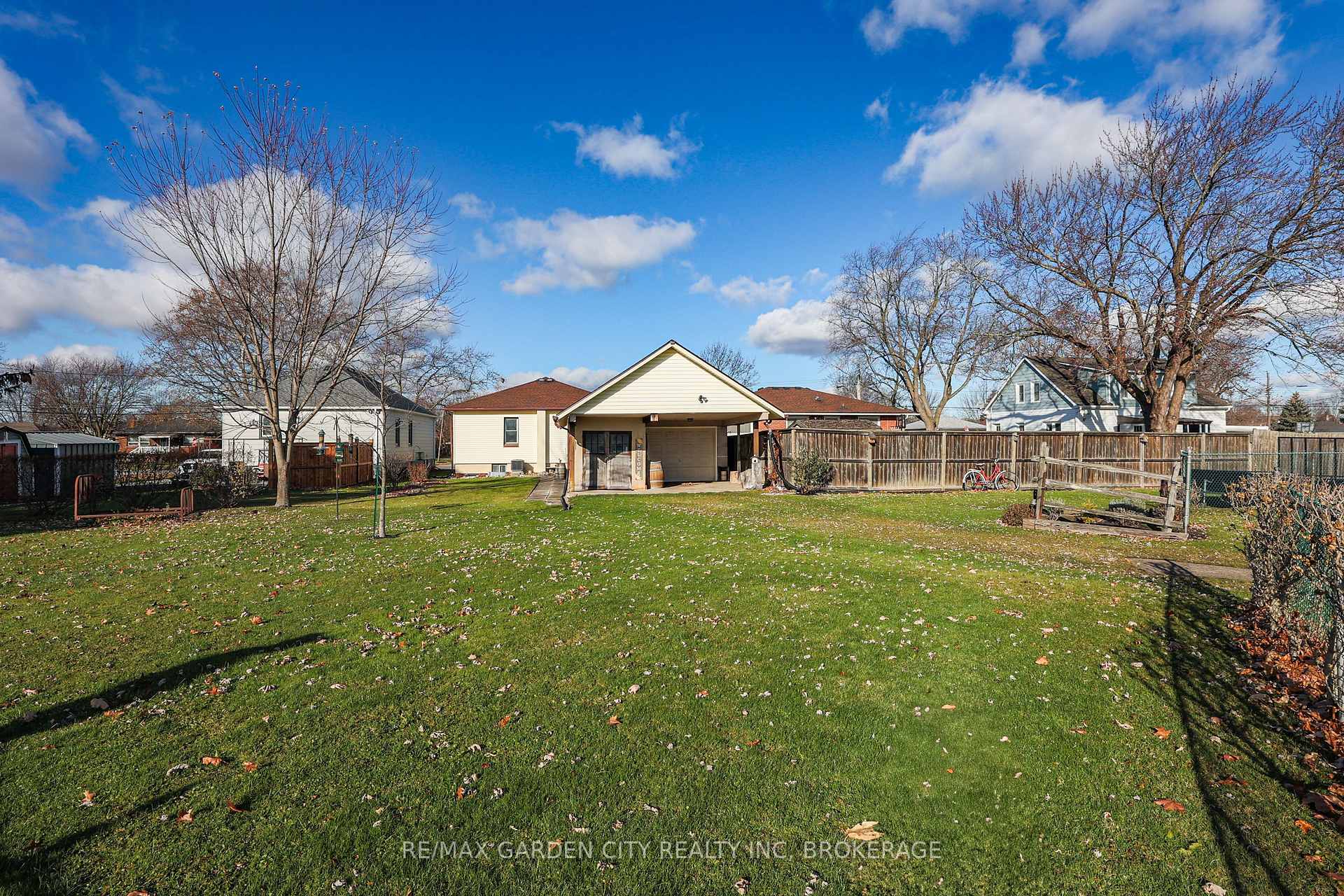 Photo 31 of 157 St George Street, Welland, Broadway — HOMEH