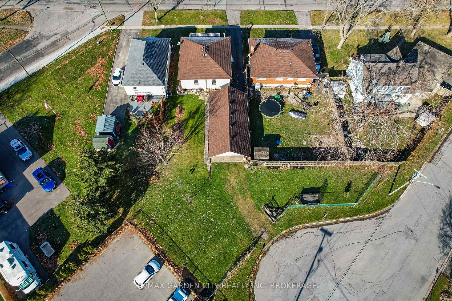 Photo 39 of 157 St George Street, Welland, Broadway — HOMEH