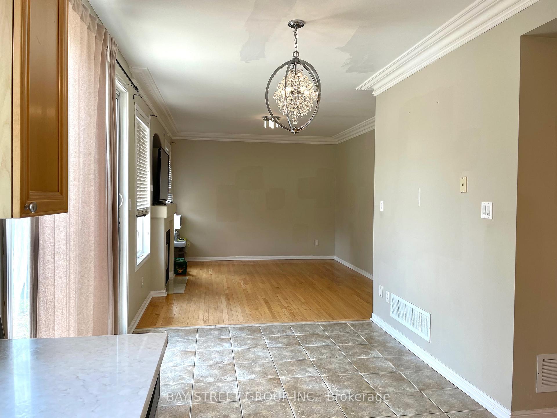 Photo 5 of 5 Madeira Avenue, Vaughan, Vellore Village — HOMEH