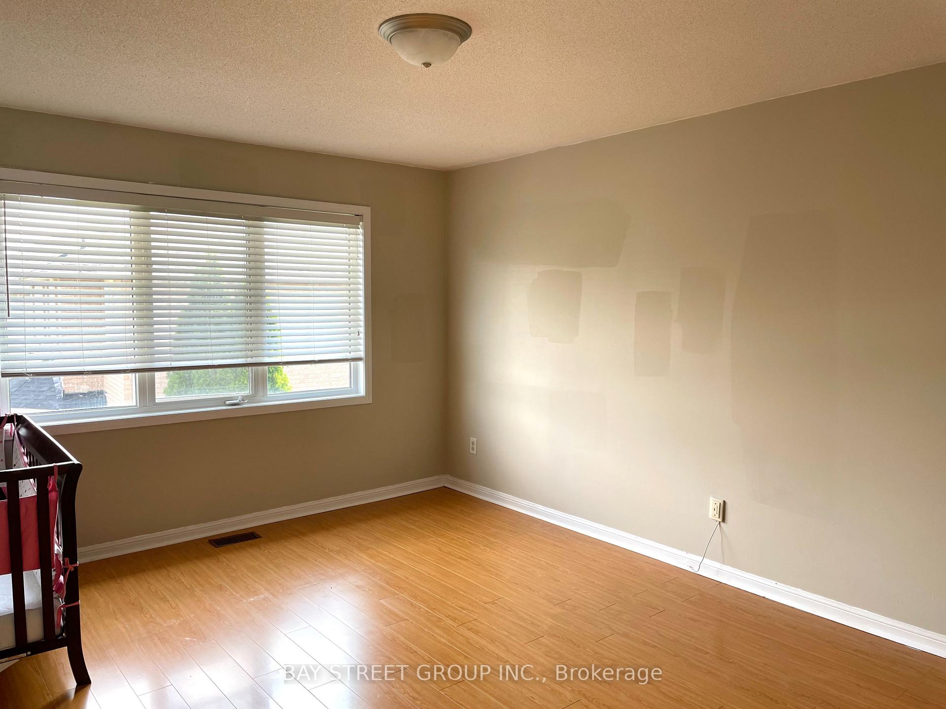Photo 8 of 5 Madeira Avenue, Vaughan, Vellore Village — HOMEH