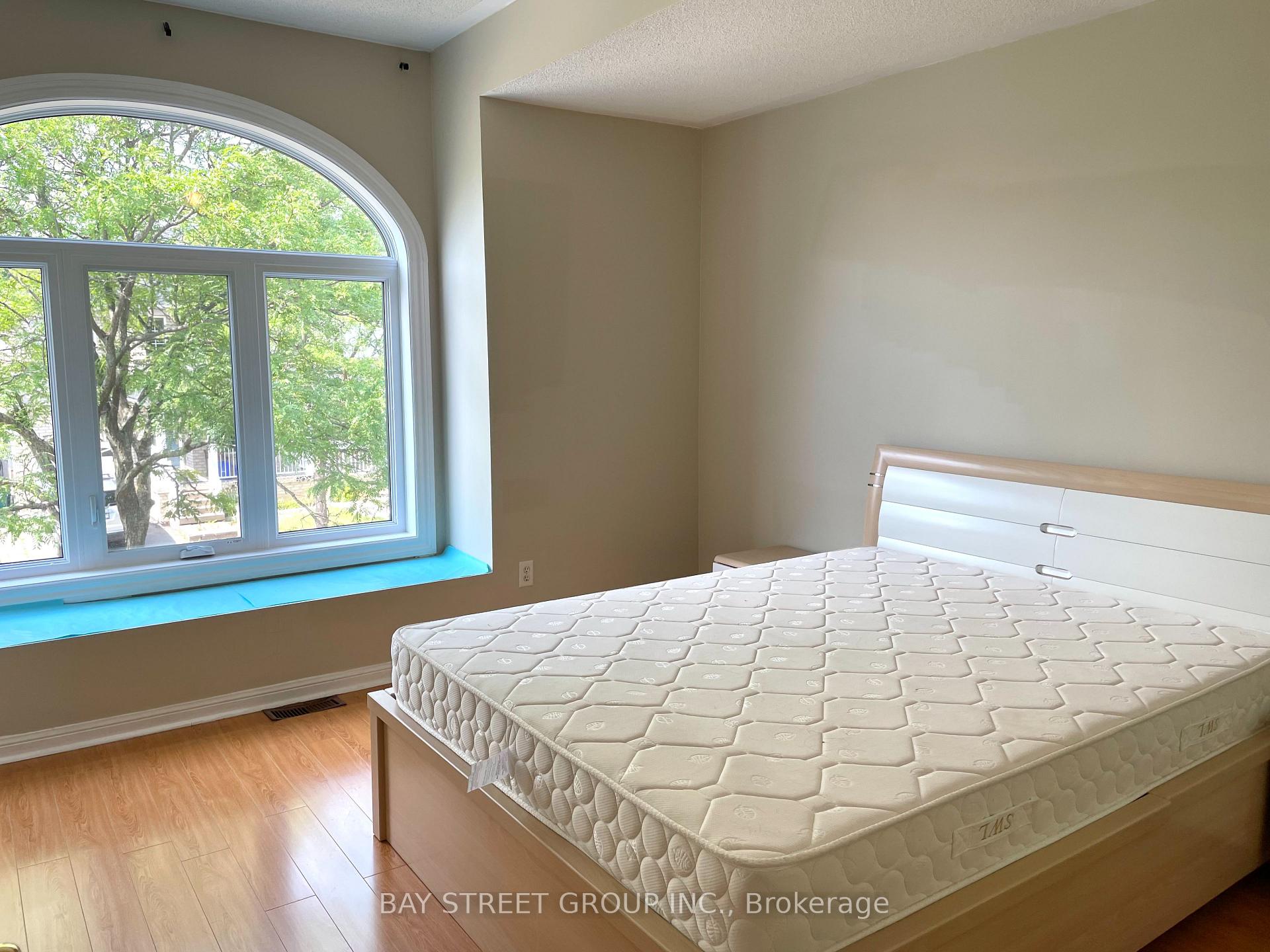 Photo 10 of 5 Madeira Avenue, Vaughan, Vellore Village — HOMEH