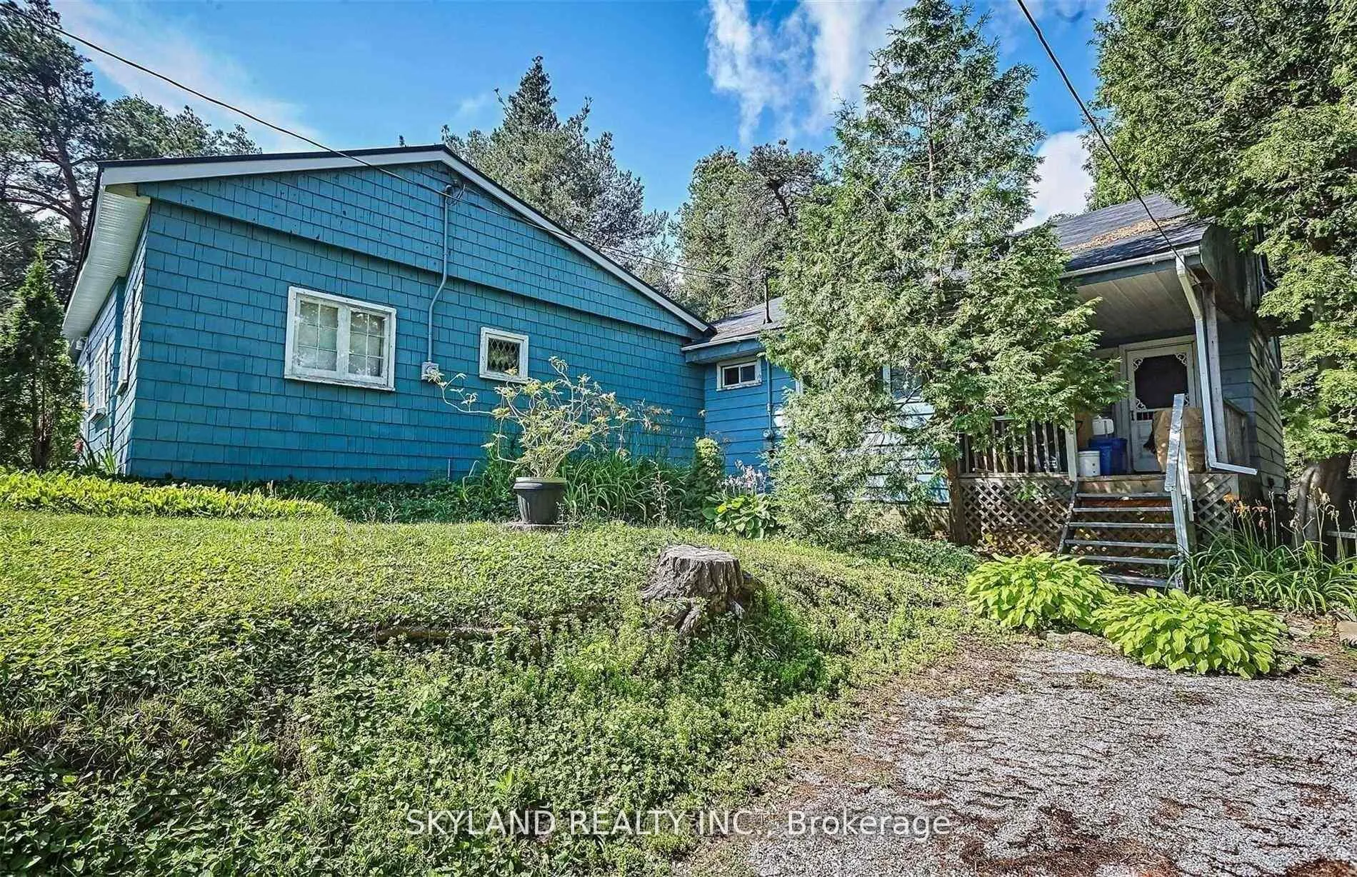 Photo 1 of Unit Unit A, 14170 Yonge Street, Aurora, Aurora Estates — HOMEH