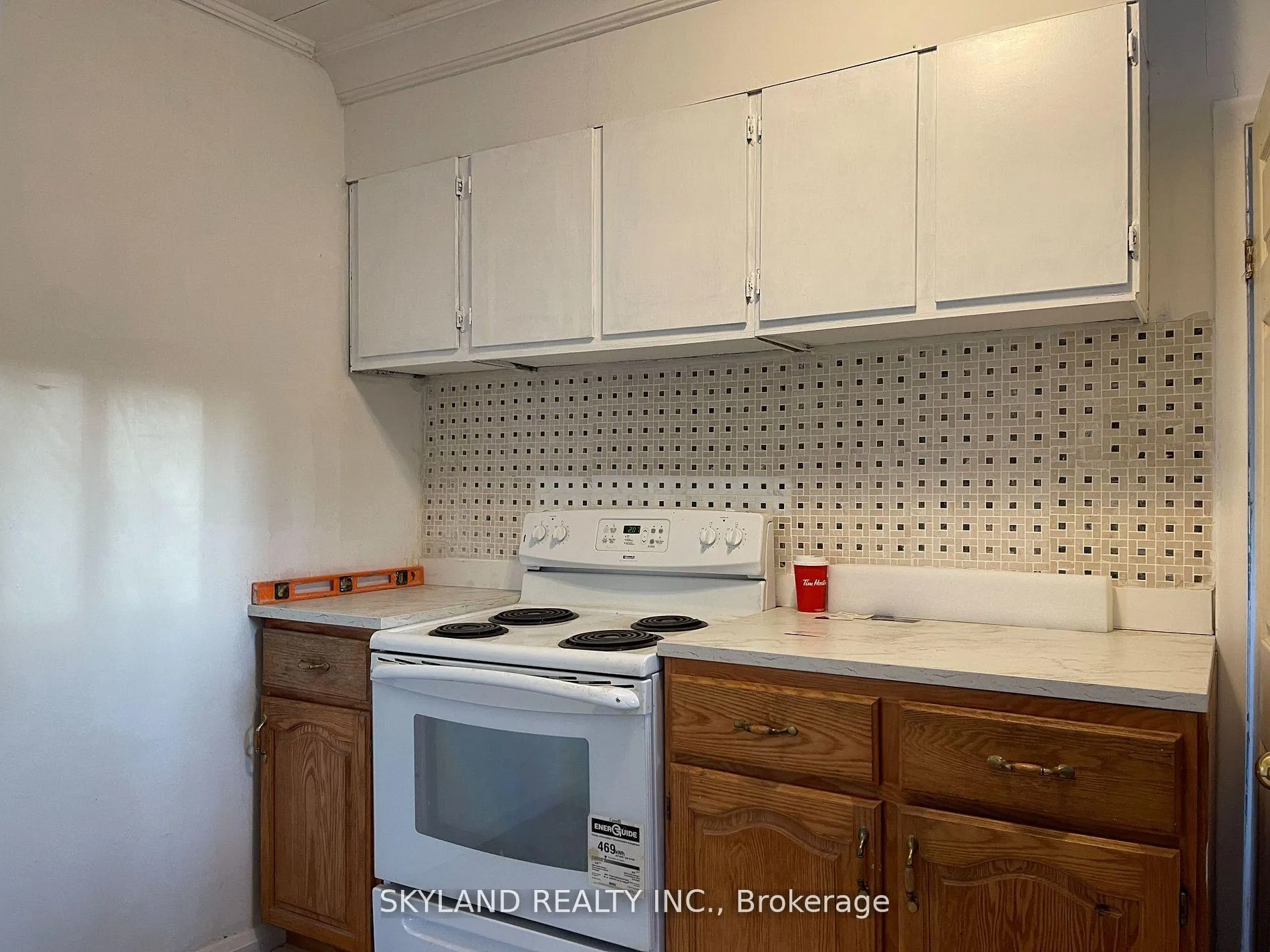 Photo 17 of Unit Unit A, 14170 Yonge Street, Aurora, Aurora Estates — HOMEH