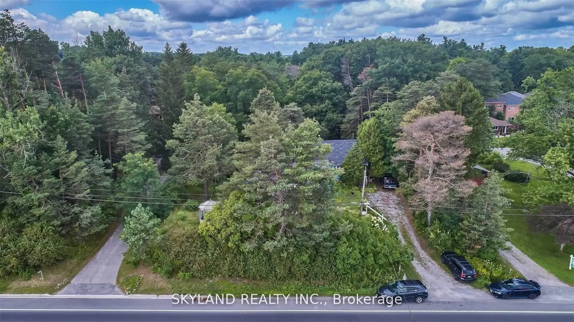 Photo 19 of Unit Unit A, 14170 Yonge Street, Aurora, Aurora Estates — HOMEH
