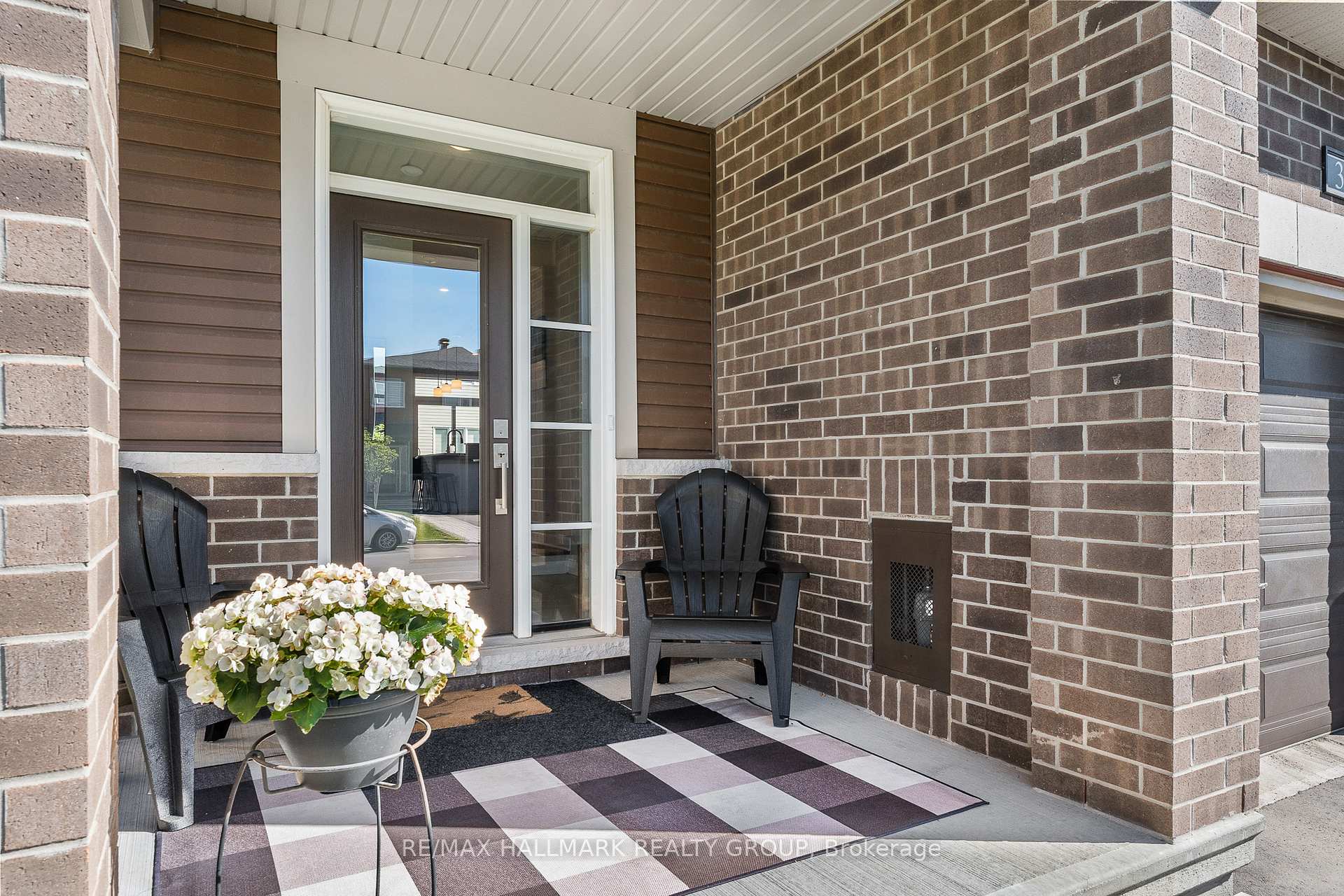 Photo 2 of 39 Gardenpost Terrace, Ottawa, Avalon West — HOMEH