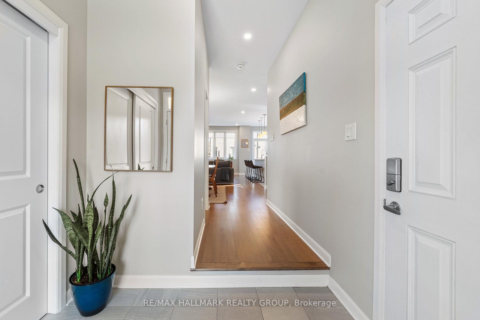 Photo 3 of 39 Gardenpost Terrace, Ottawa, Avalon West — HOMEH