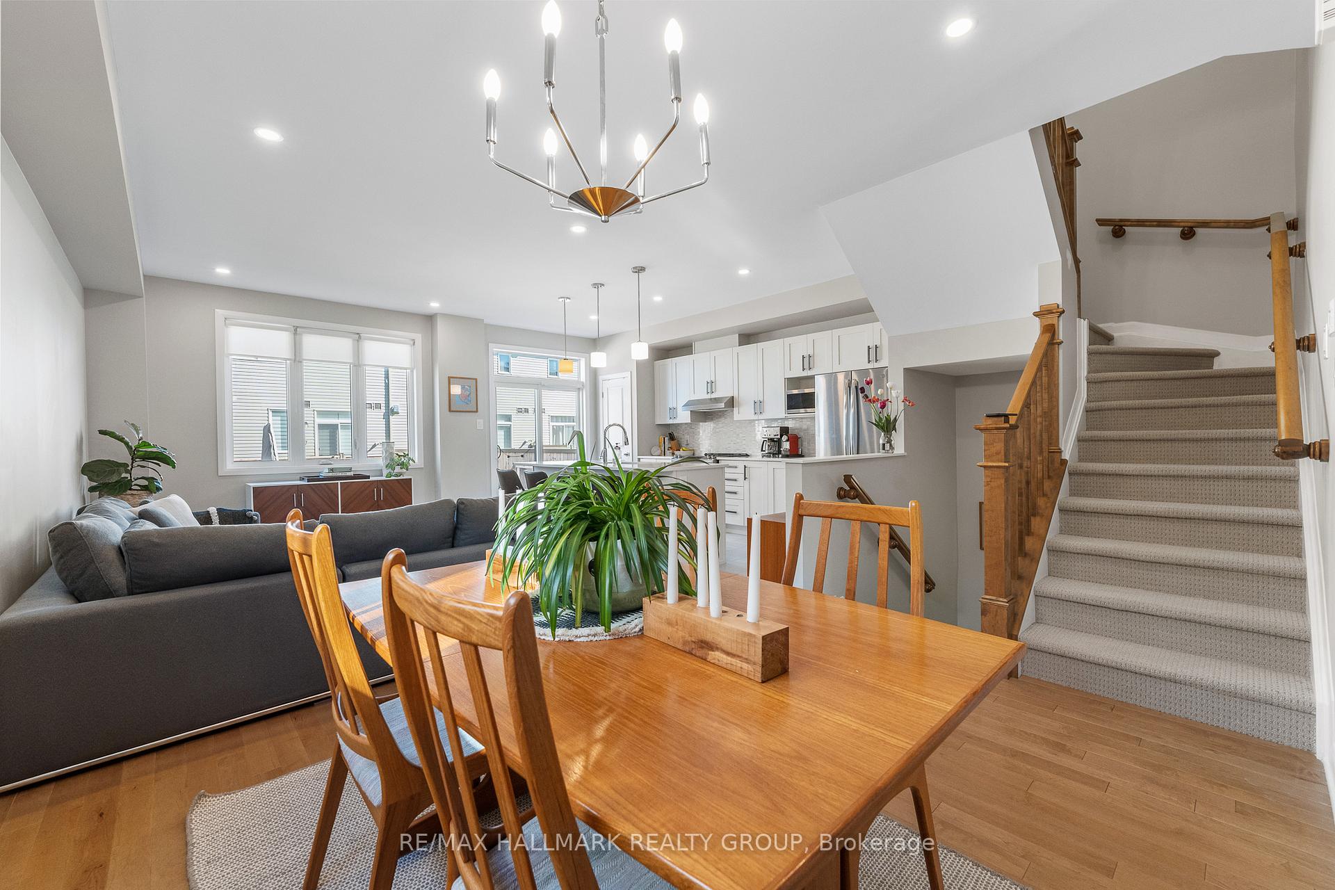 Photo 9 of 39 Gardenpost Terrace, Ottawa, Avalon West — HOMEH