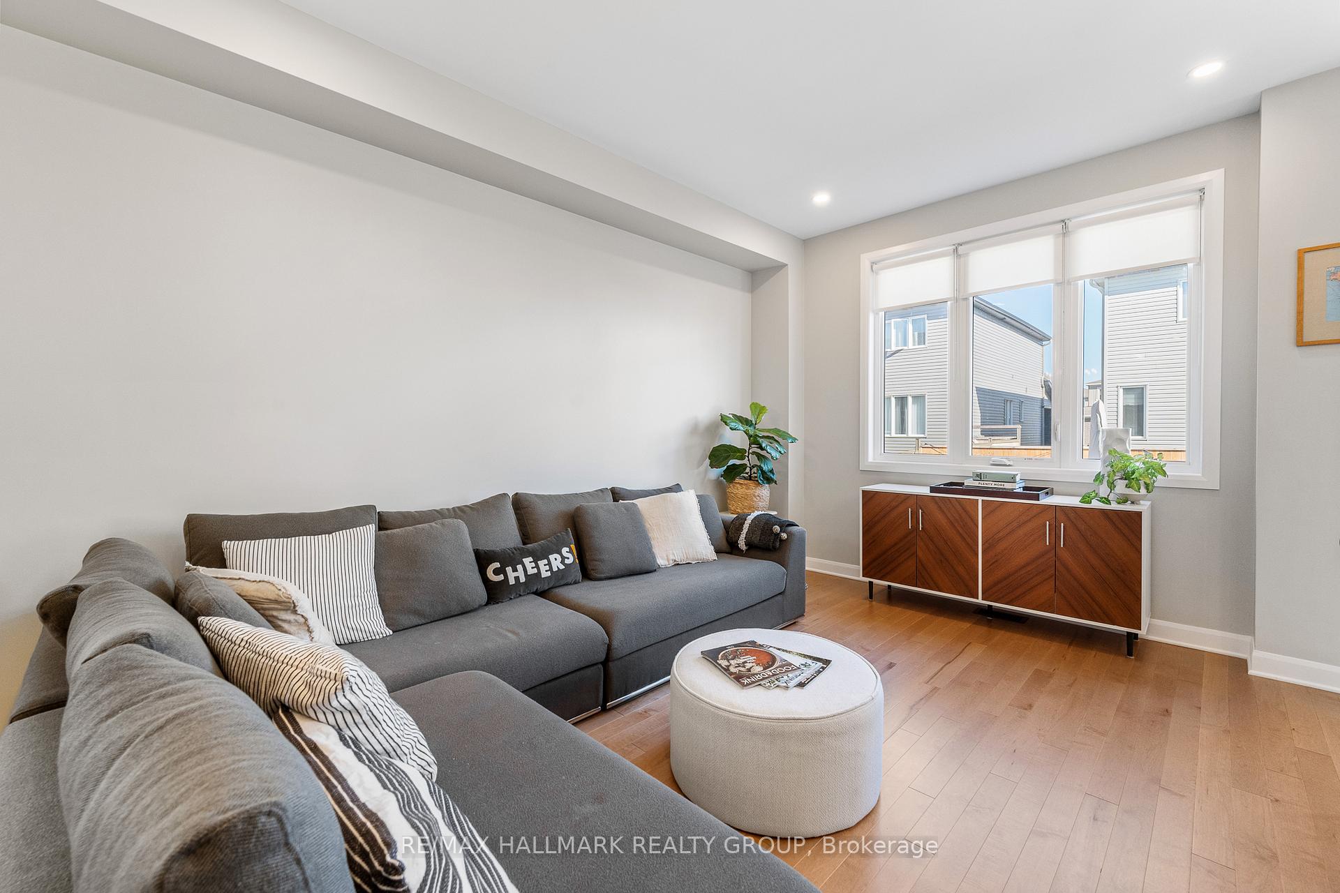 Photo 10 of 39 Gardenpost Terrace, Ottawa, Avalon West — HOMEH