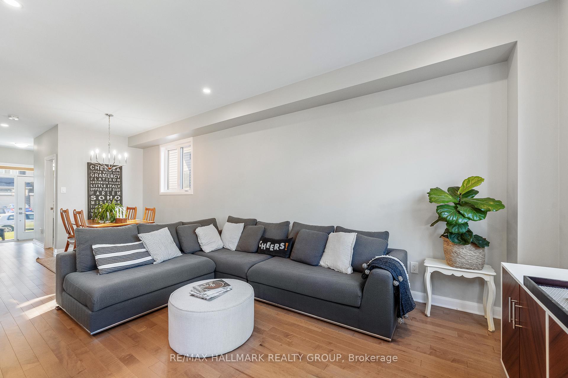 Photo 12 of 39 Gardenpost Terrace, Ottawa, Avalon West — HOMEH