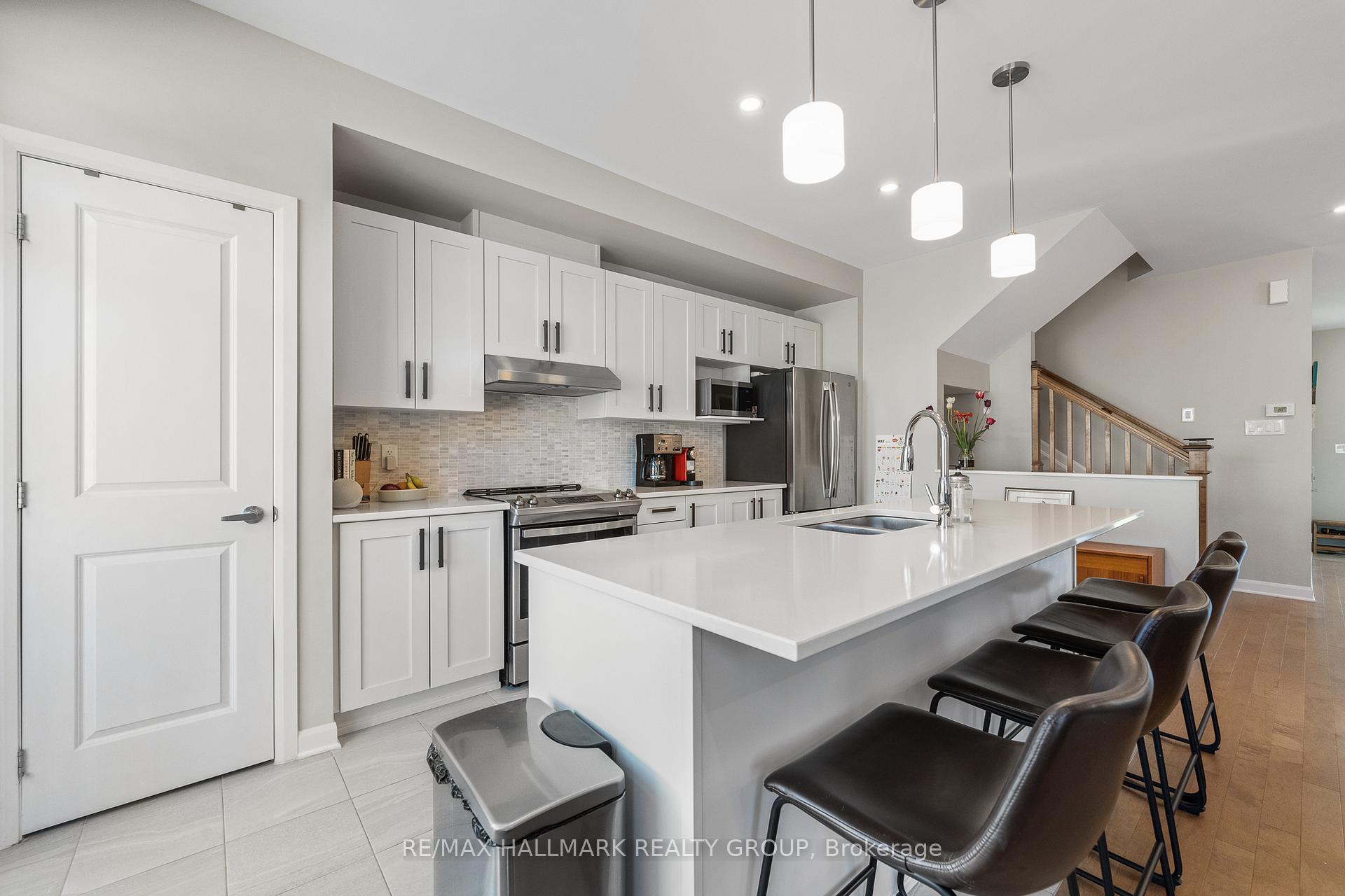 Photo 14 of 39 Gardenpost Terrace, Ottawa, Avalon West — HOMEH