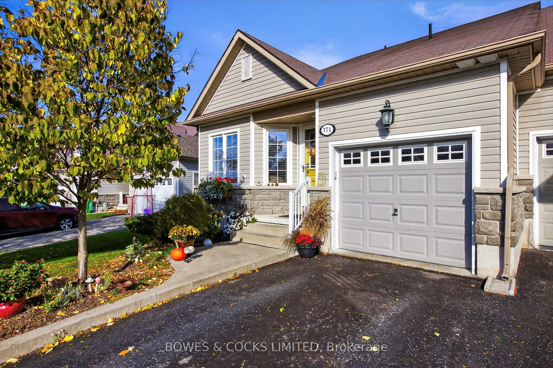 Photo 1 of 771 Tully Crescent, Peterborough, Monaghan Ward 2 — HOMEH