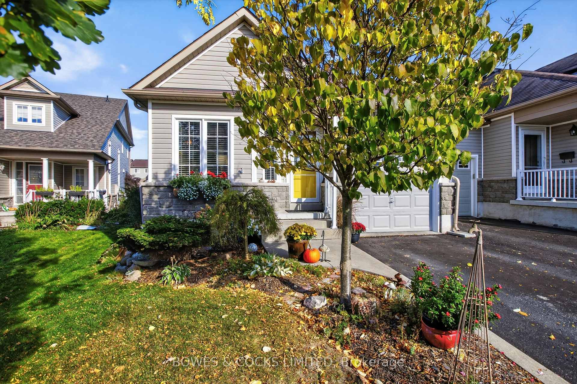 Photo 2 of 771 Tully Crescent, Peterborough, Monaghan Ward 2 — HOMEH
