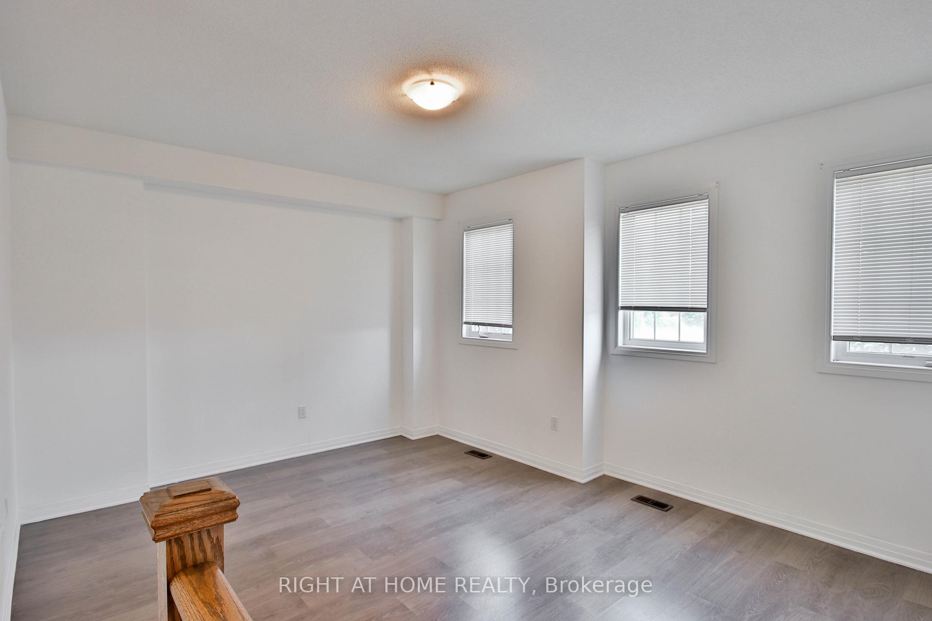 Photo 7 of 504 Rossland Road W, Ajax, Northwest Ajax — HOMEH