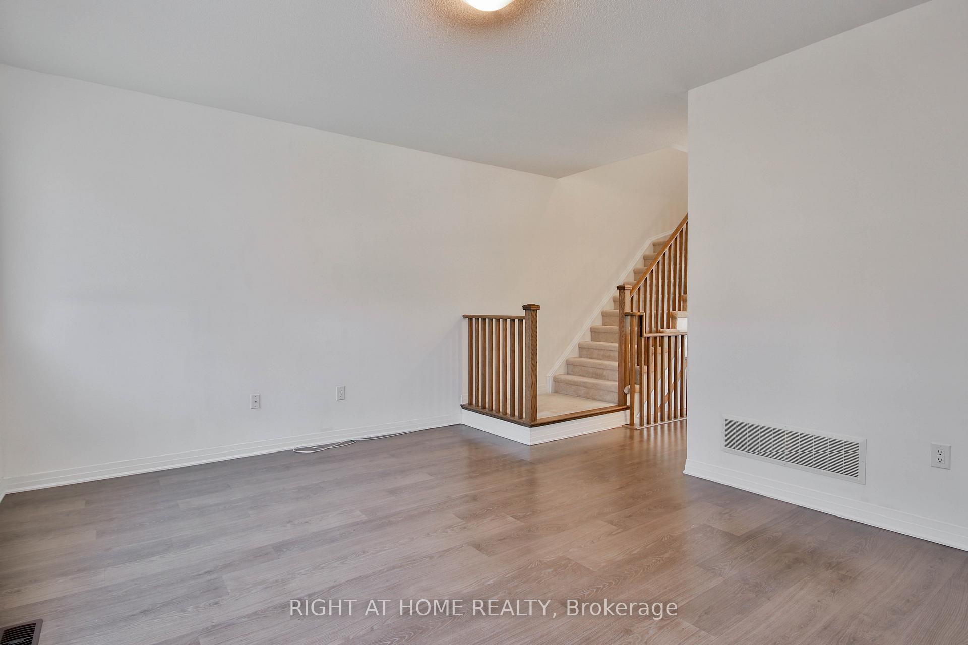 Photo 8 of 504 Rossland Road W, Ajax, Northwest Ajax — HOMEH