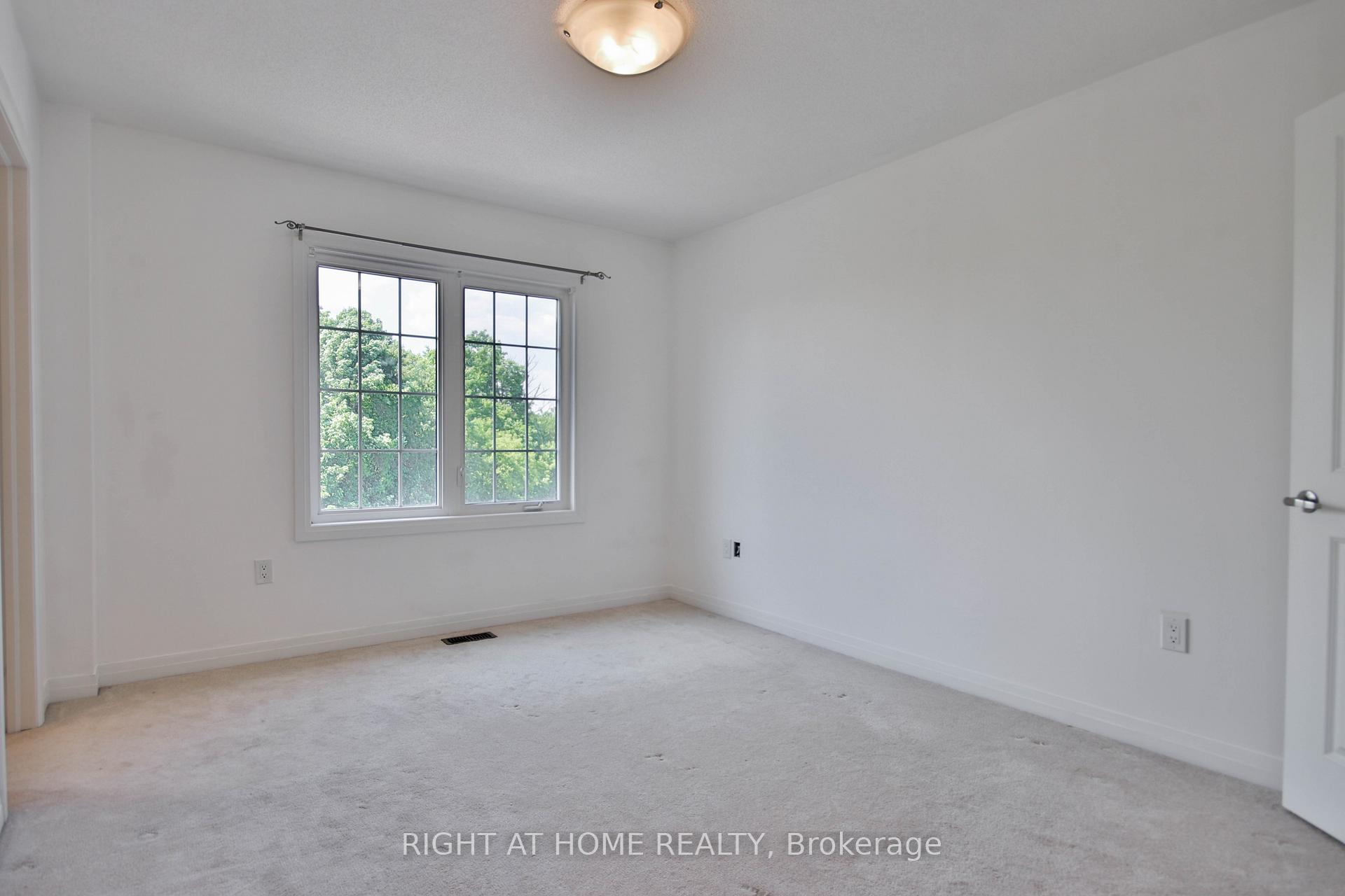 Photo 16 of 504 Rossland Road W, Ajax, Northwest Ajax — HOMEH