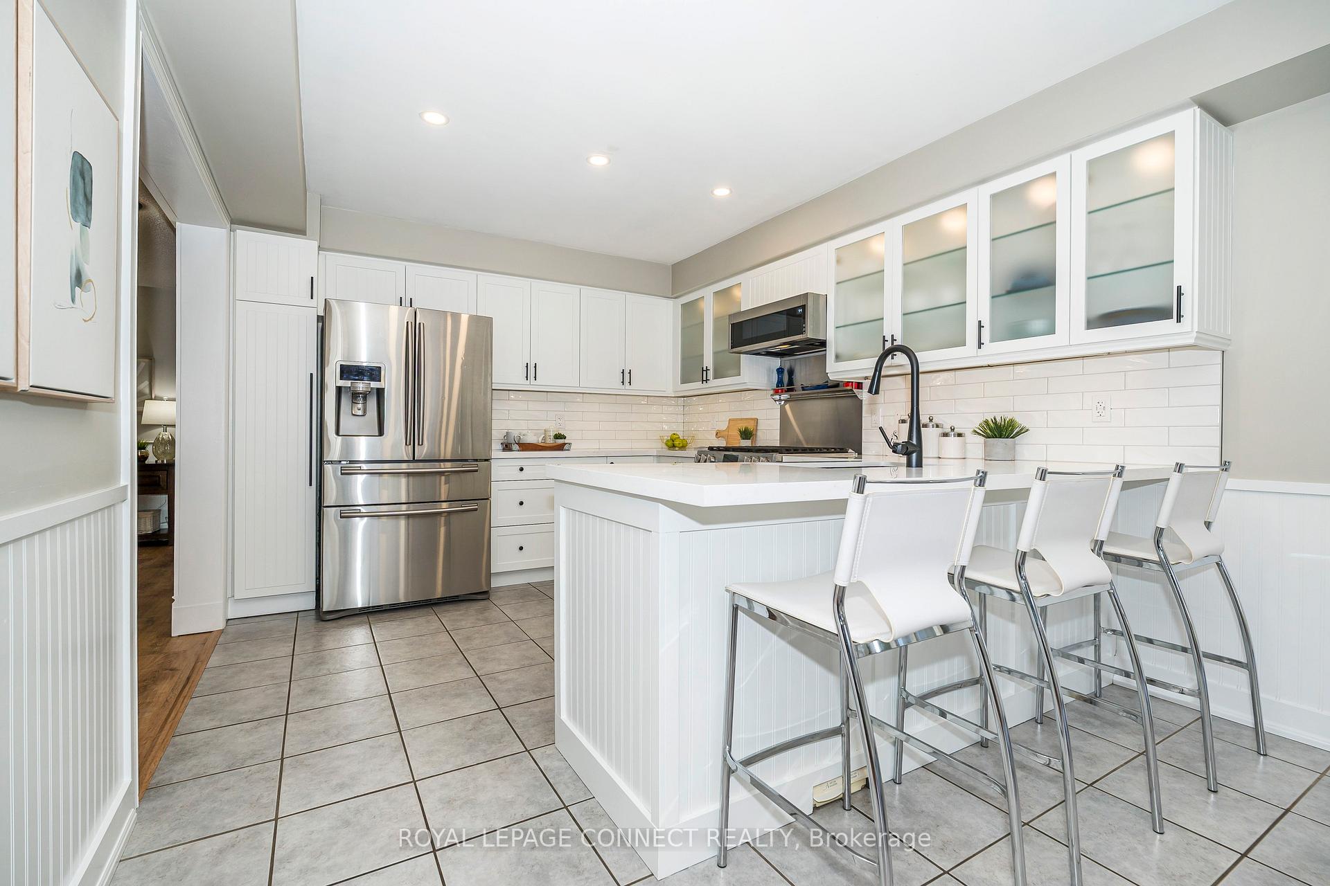 Photo 11 of 1796 Whitestone Court, Oshawa, Samac — HOMEH