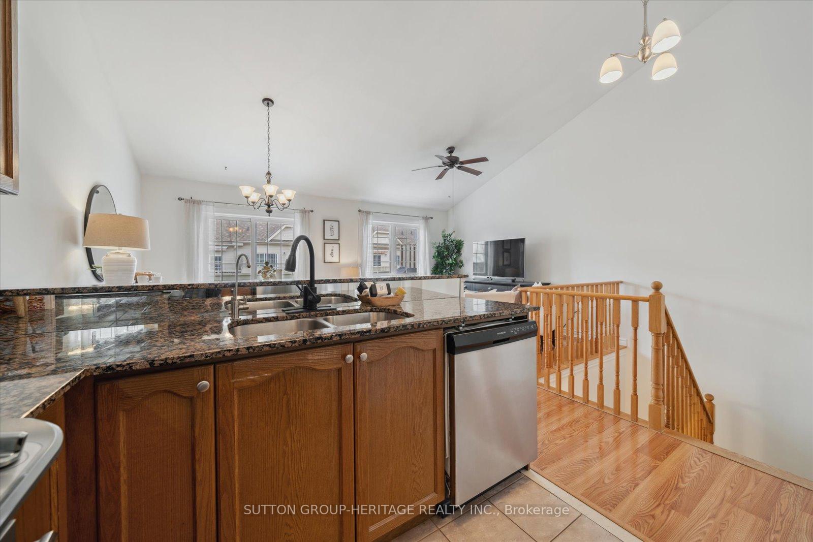 Photo 14 of 6 Cheltonwood Way, Whitby, Pringle Creek — HOMEH