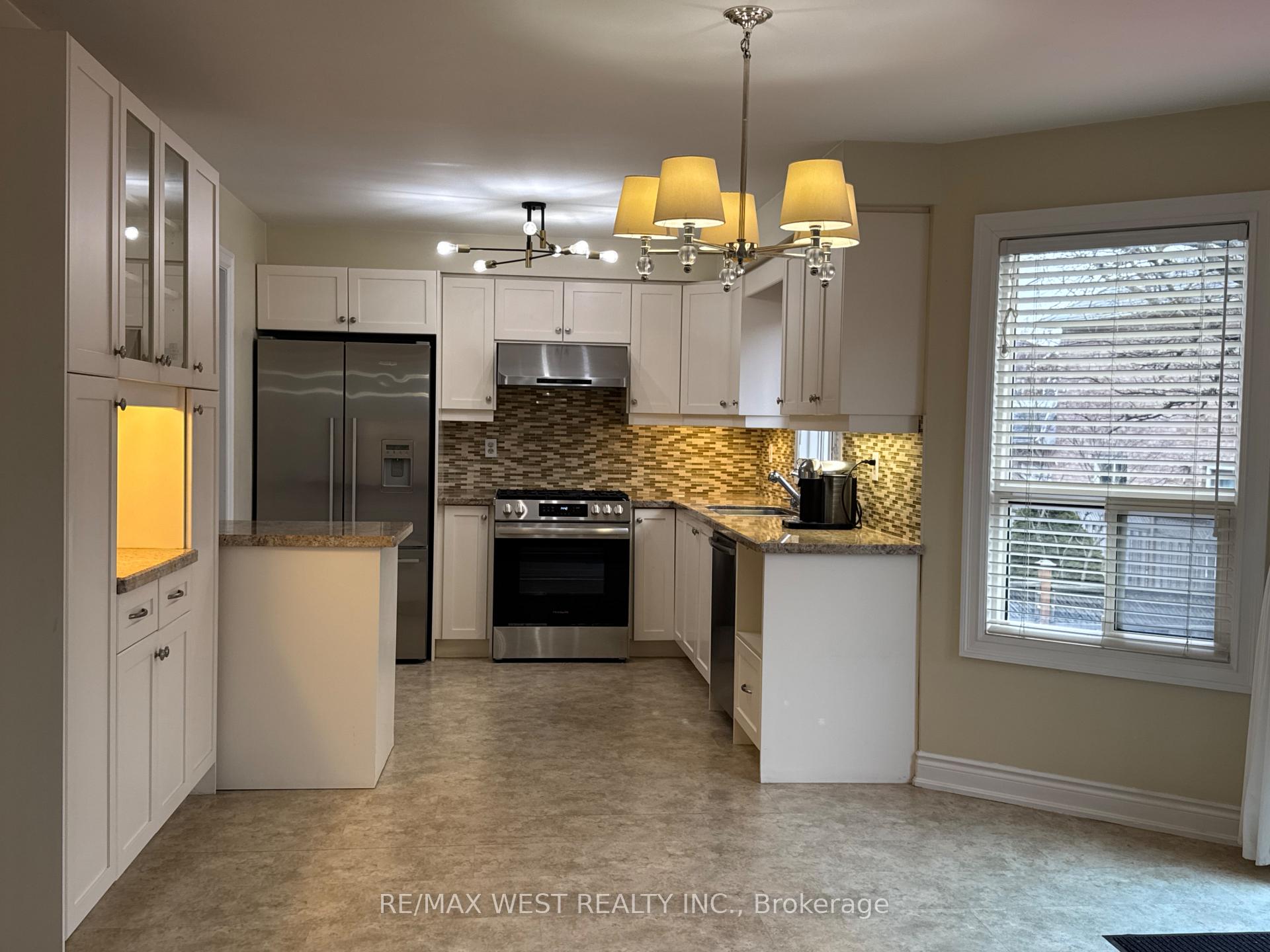 Photo 2 of 20 Kevi Crescent N, Richmond Hill, Doncrest — HOMEH