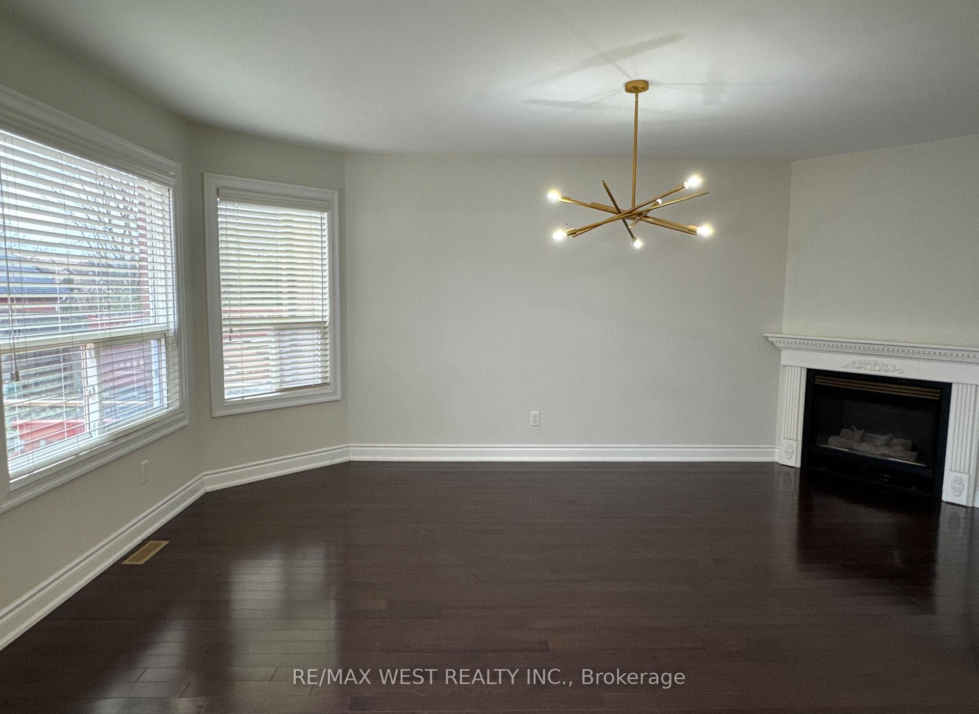 Photo 4 of 20 Kevi Crescent N, Richmond Hill, Doncrest — HOMEH