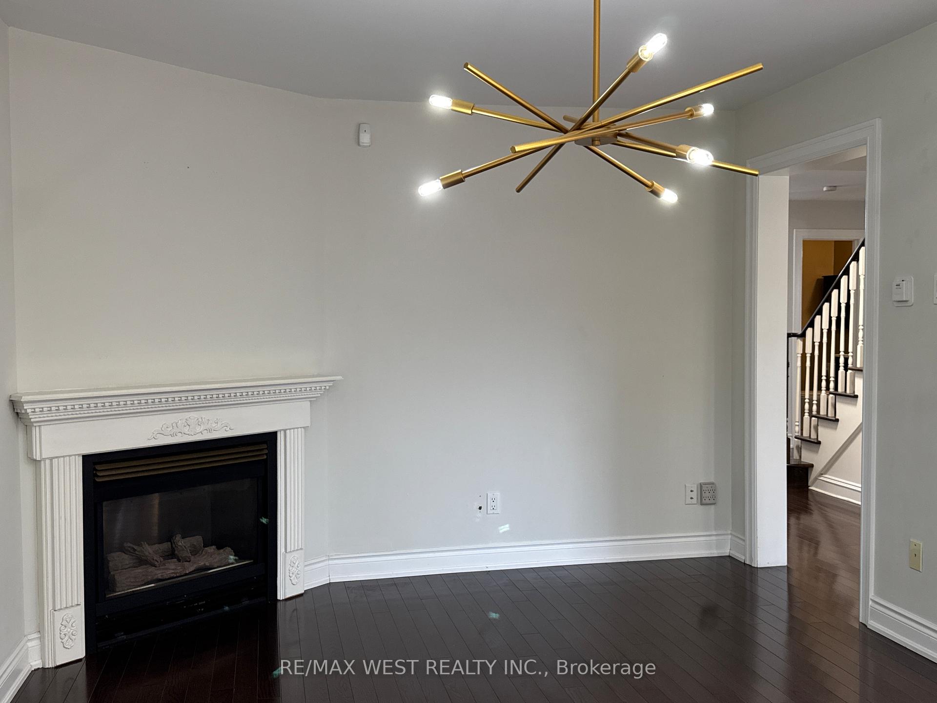 Photo 5 of 20 Kevi Crescent N, Richmond Hill, Doncrest — HOMEH