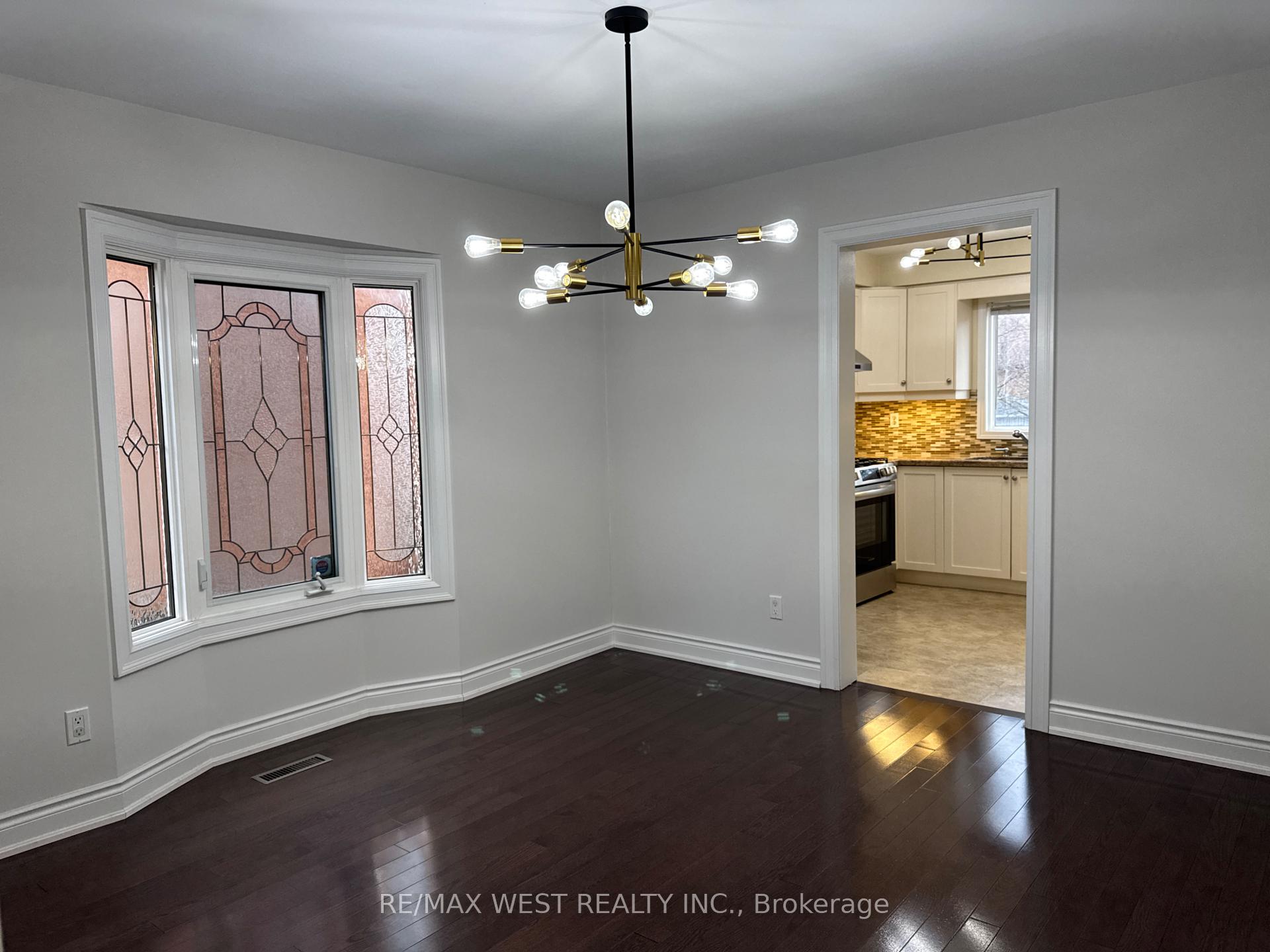 Photo 6 of 20 Kevi Crescent N, Richmond Hill, Doncrest — HOMEH