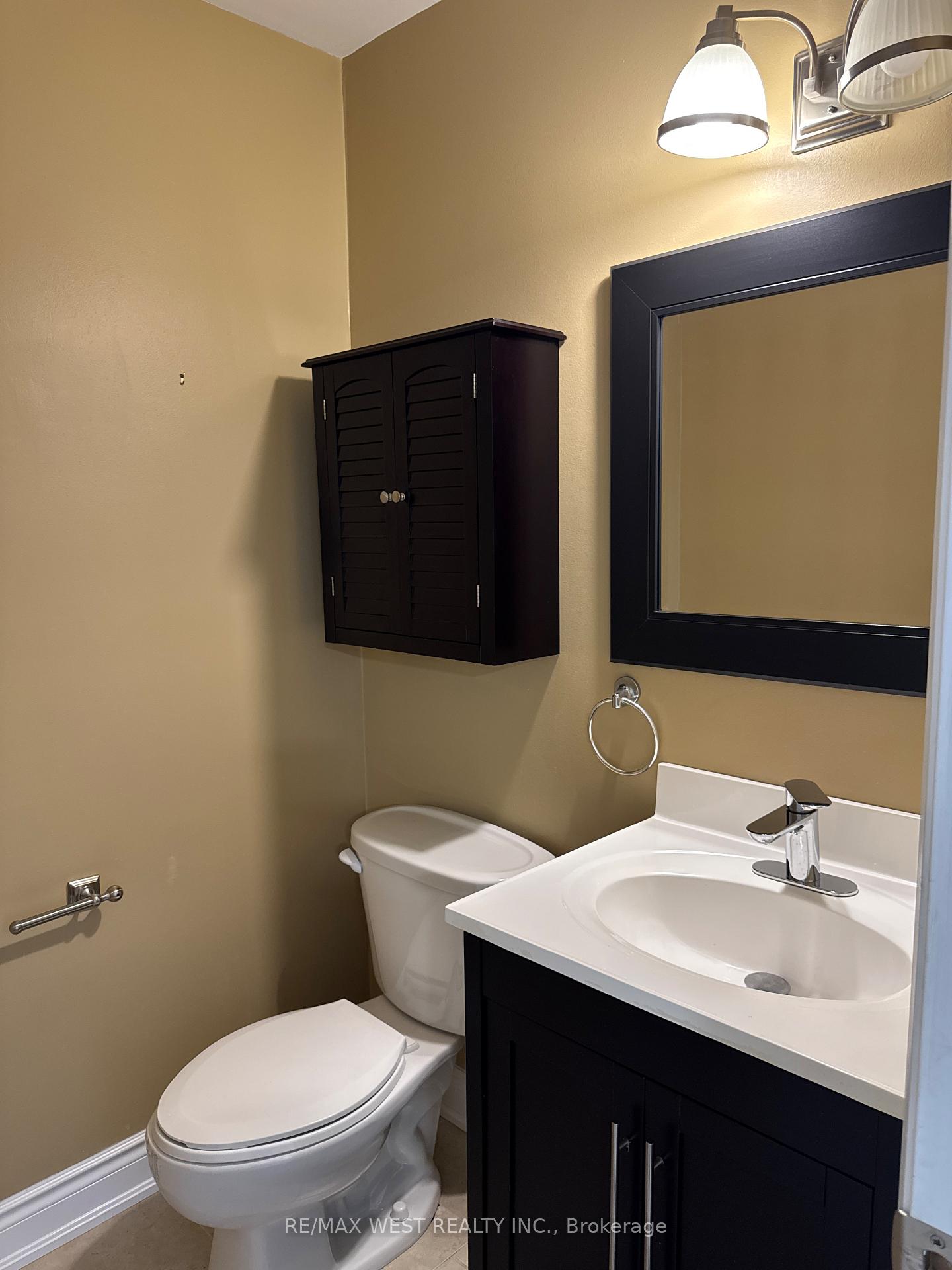 Photo 9 of 20 Kevi Crescent N, Richmond Hill, Doncrest — HOMEH