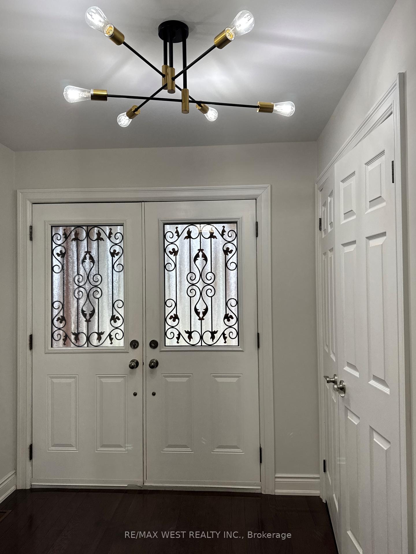 Photo 10 of 20 Kevi Crescent N, Richmond Hill, Doncrest — HOMEH