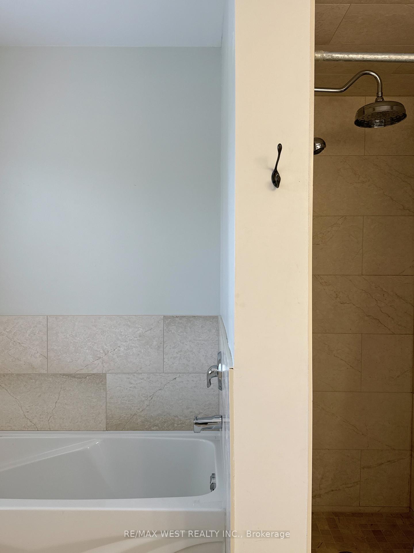 Photo 18 of 20 Kevi Crescent N, Richmond Hill, Doncrest — HOMEH