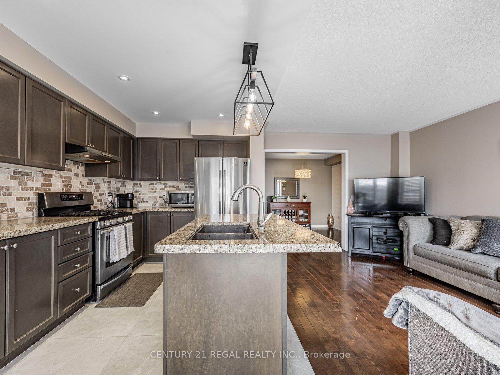 Photo 10 of 49 Harbourside Drive, Whitby, Port Whitby — HOMEH