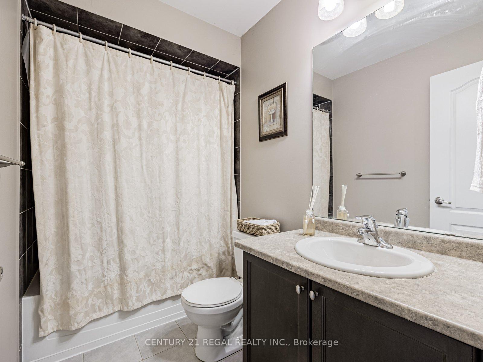 Photo 17 of 49 Harbourside Drive, Whitby, Port Whitby — HOMEH