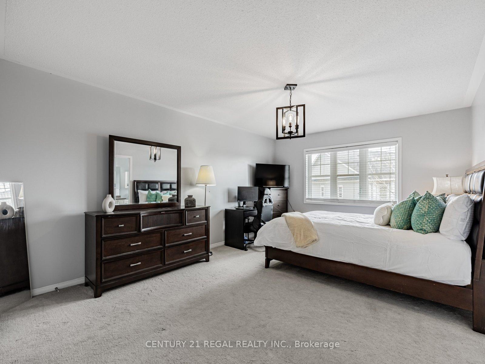 Photo 19 of 49 Harbourside Drive, Whitby, Port Whitby — HOMEH
