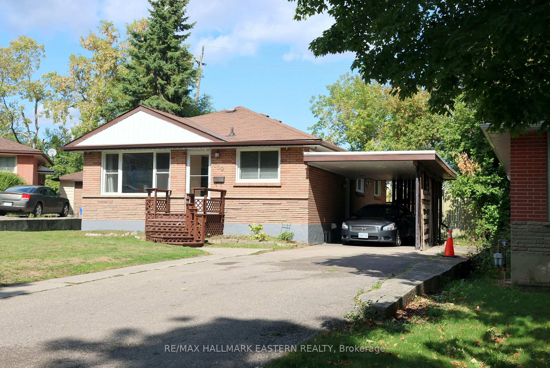 Photo 1 of 350 Dominion Crescent, Peterborough, Northcrest Ward 5 — HOMEH