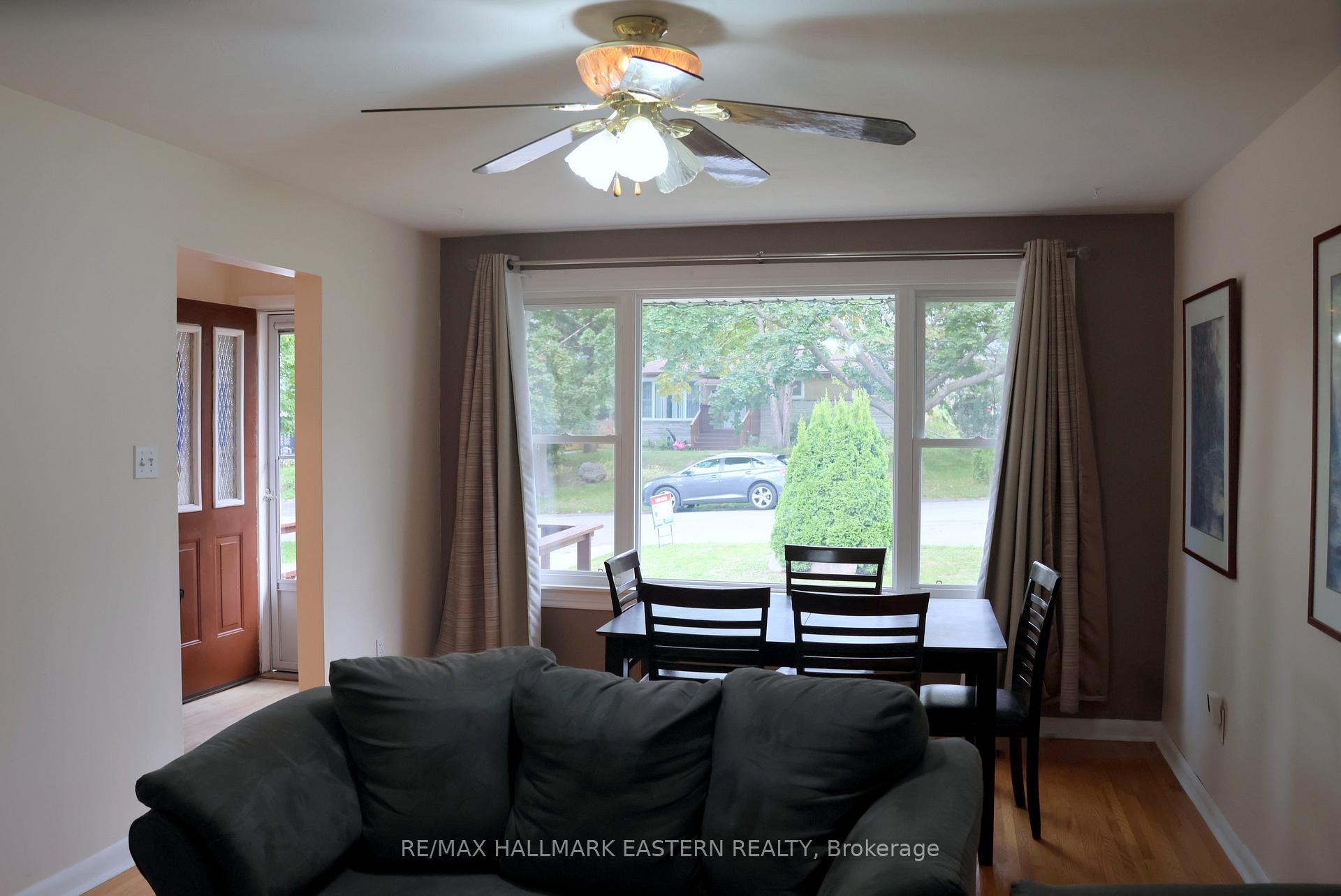 Photo 7 of 350 Dominion Crescent, Peterborough, Northcrest Ward 5 — HOMEH