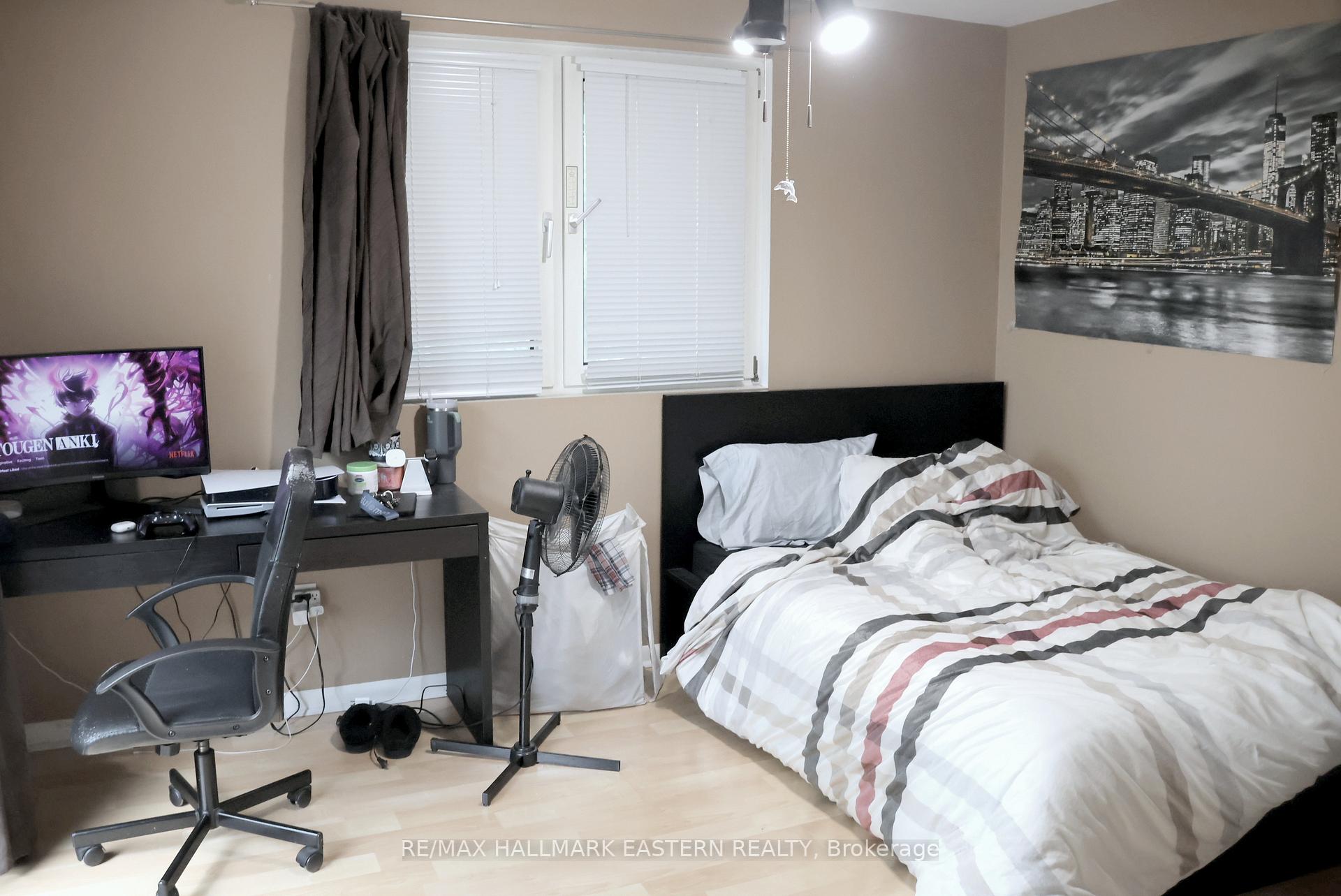 Photo 13 of 350 Dominion Crescent, Peterborough, Northcrest Ward 5 — HOMEH