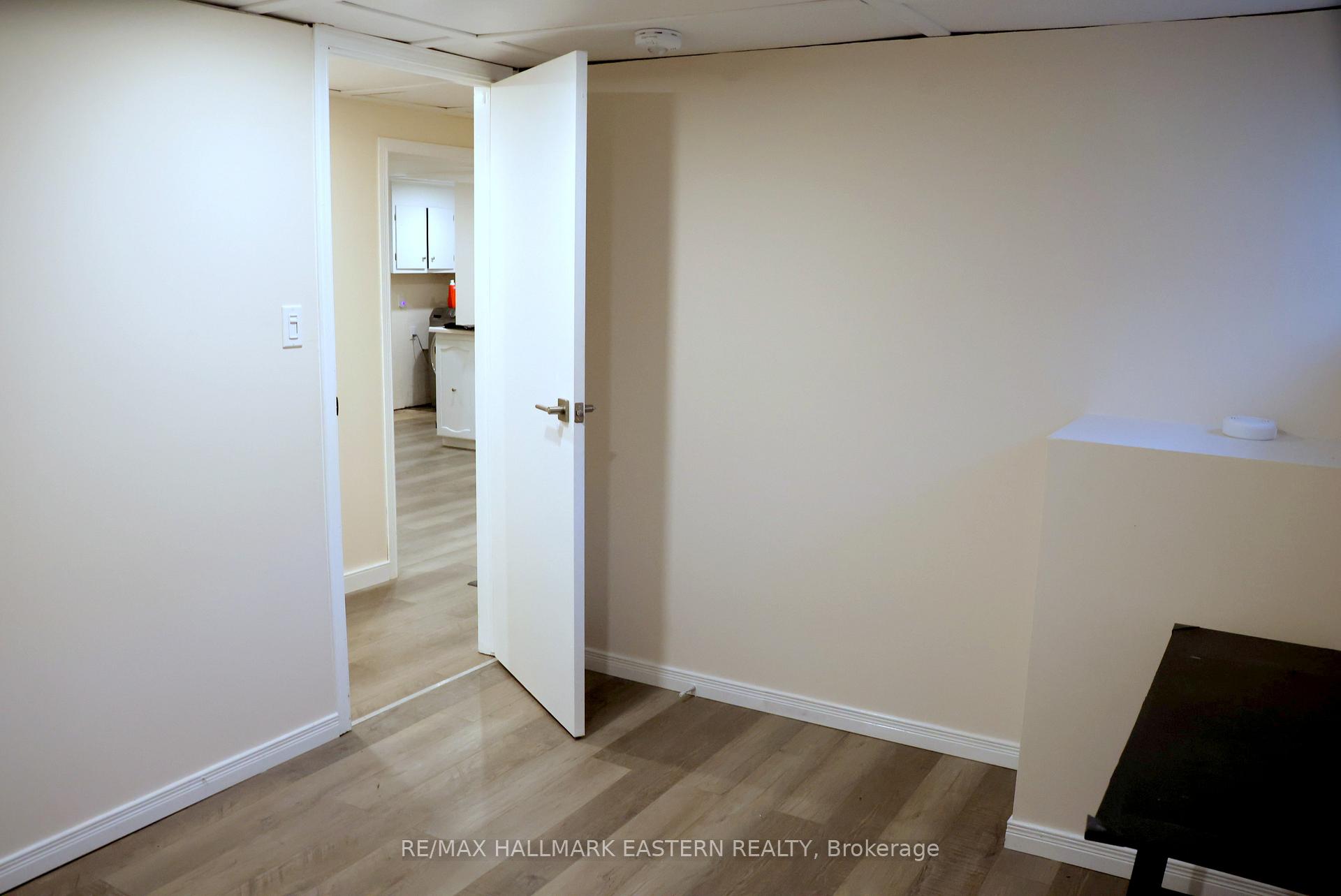 Photo 27 of 350 Dominion Crescent, Peterborough, Northcrest Ward 5 — HOMEH