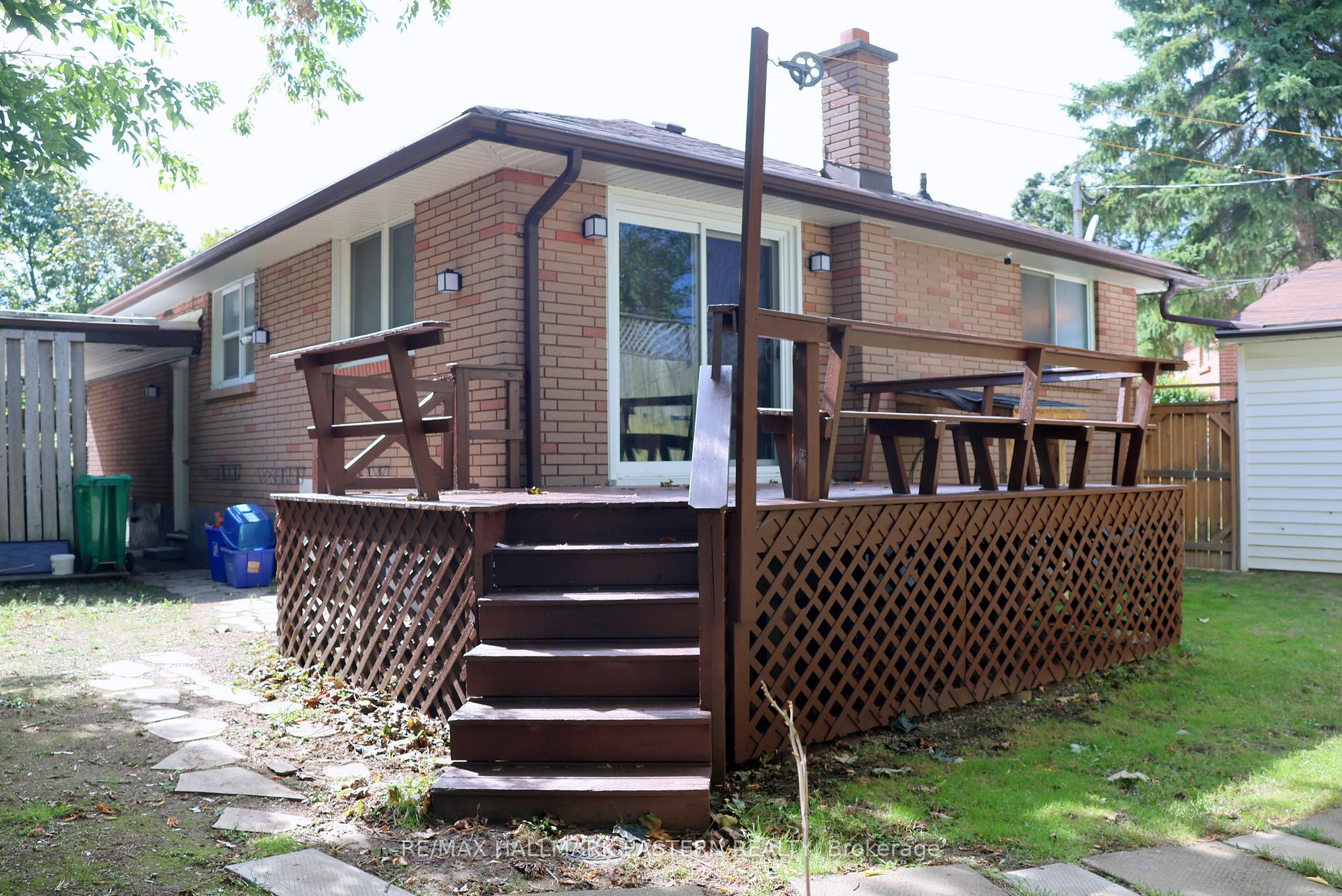 Photo 28 of 350 Dominion Crescent, Peterborough, Northcrest Ward 5 — HOMEH