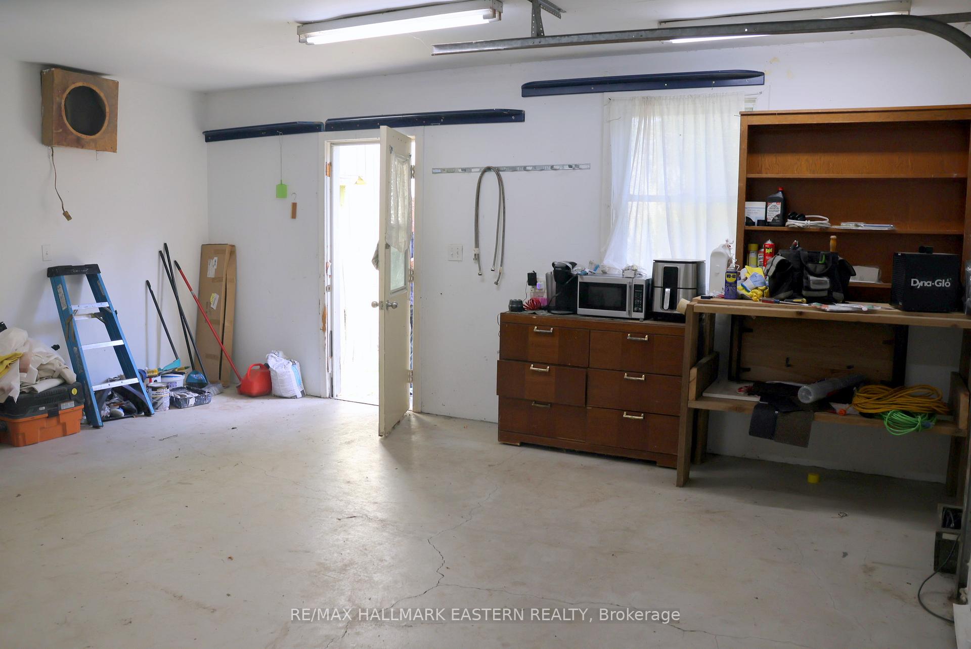 Photo 33 of 350 Dominion Crescent, Peterborough, Northcrest Ward 5 — HOMEH
