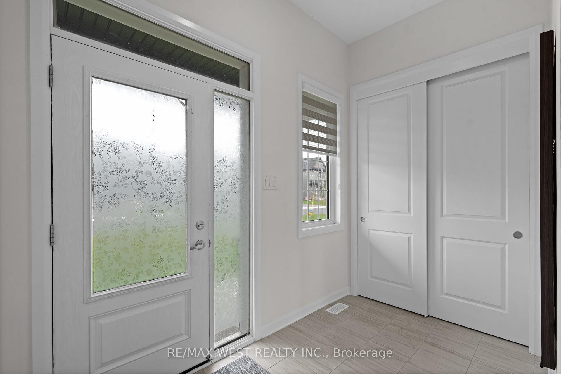 Photo 4 of 129 Shallow Pond Place, Ottawa, Avalon East — HOMEH