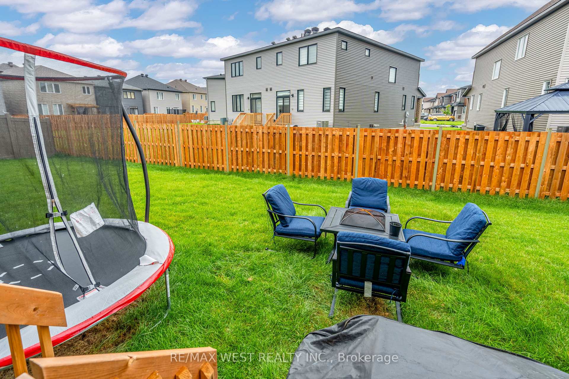 Photo 40 of 129 Shallow Pond Place, Ottawa, Avalon East — HOMEH