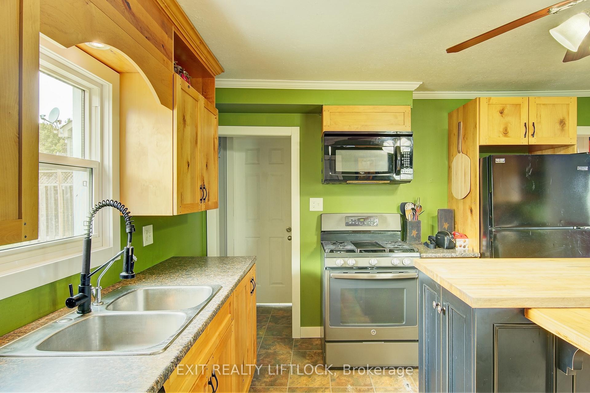 Photo 14 of 2004 Bensfort Road, Peterborough, Ashburnham Ward 4 — HOMEH
