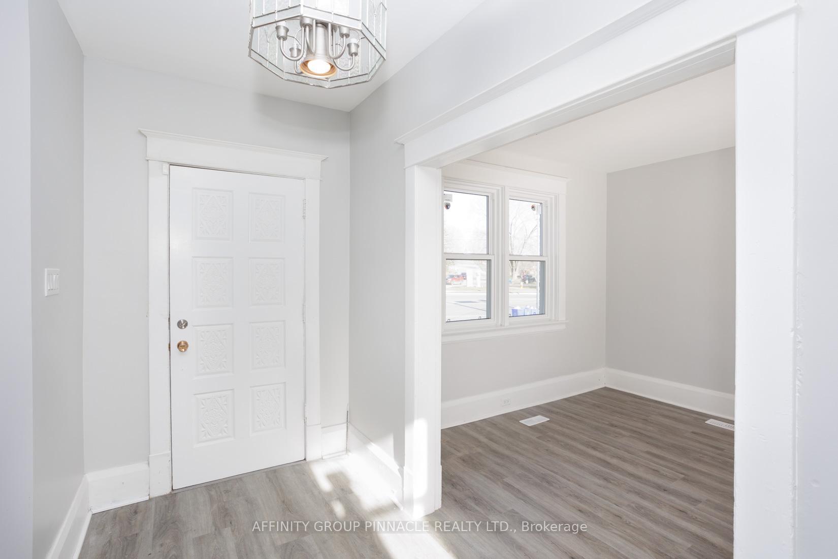 Photo 10 of 649 Charlotte Street, Peterborough, Town Ward 3 — HOMEH