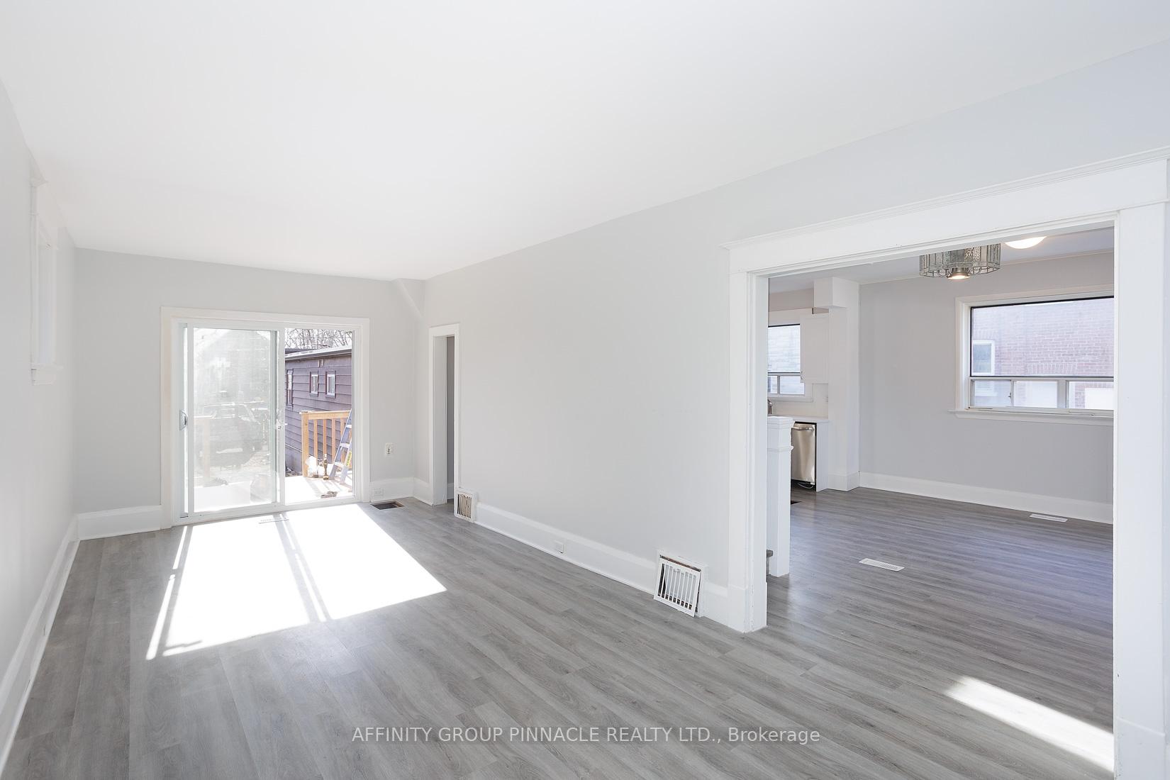 Photo 11 of 649 Charlotte Street, Peterborough, Town Ward 3 — HOMEH