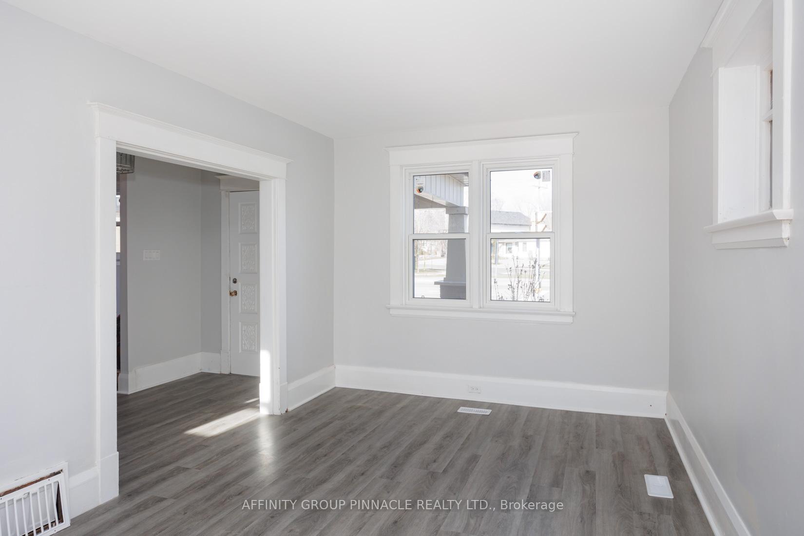 Photo 13 of 649 Charlotte Street, Peterborough, Town Ward 3 — HOMEH