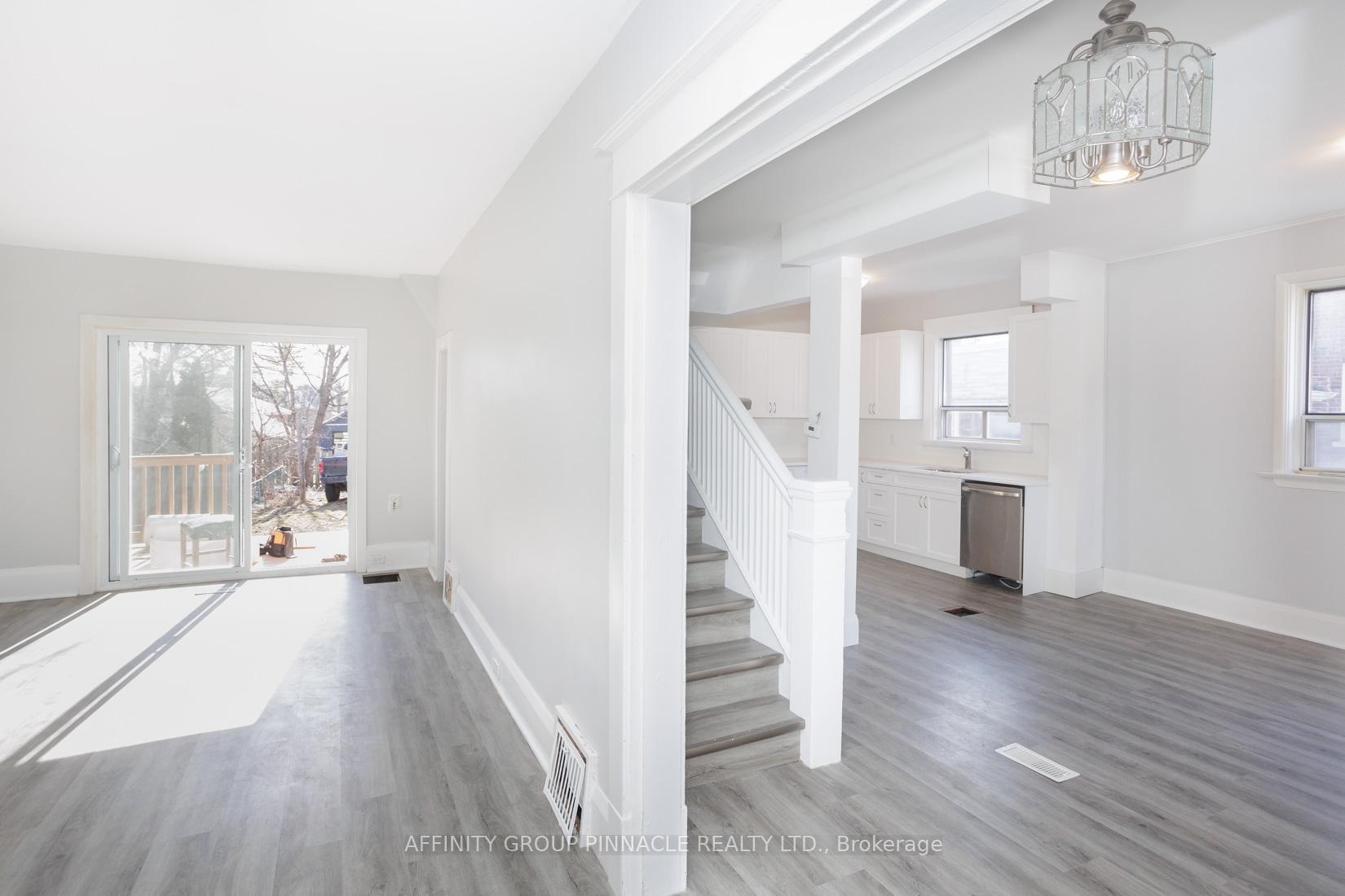 Photo 15 of 649 Charlotte Street, Peterborough, Town Ward 3 — HOMEH