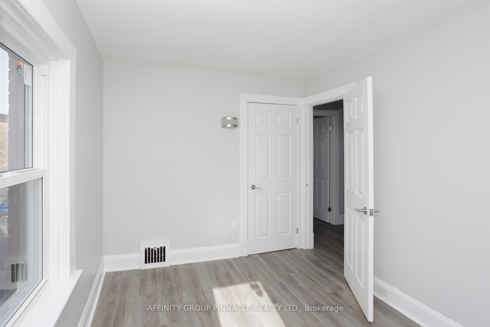 Photo 18 of 649 Charlotte Street, Peterborough, Town Ward 3 — HOMEH