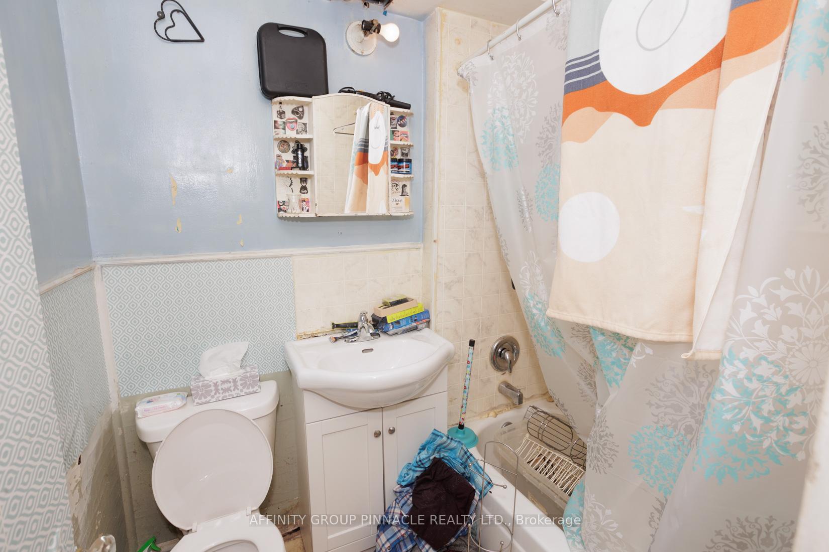 Photo 37 of 649 Charlotte Street, Peterborough, Town Ward 3 — HOMEH