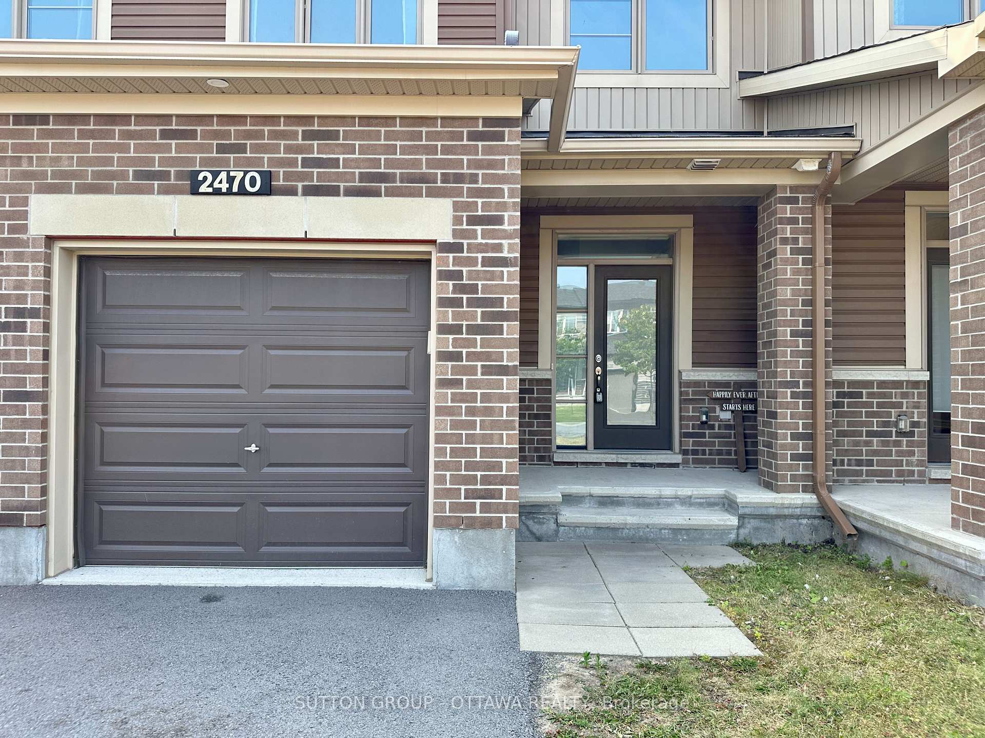 Photo 3 of 2470 Waterlilly Way, Ottawa, Barrhaven - Heritage Park — HOMEH