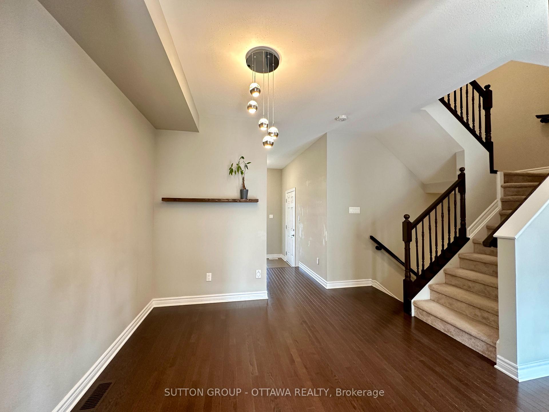 Photo 5 of 2470 Waterlilly Way, Ottawa, Barrhaven - Heritage Park — HOMEH